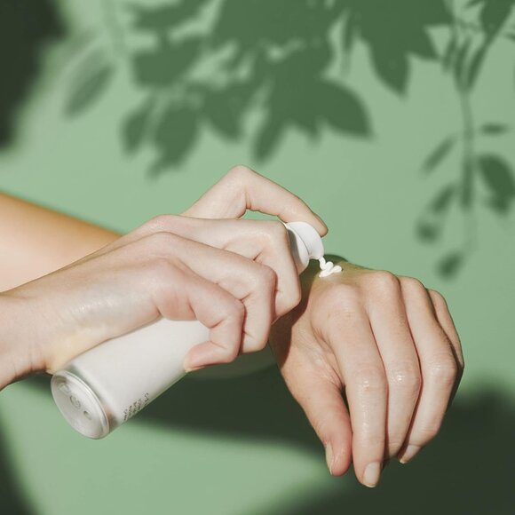 PAI SKINCARE - Organic C-2 Believe Vitamin C Brightening Moisturizer | Natural - Picture 4 of 6